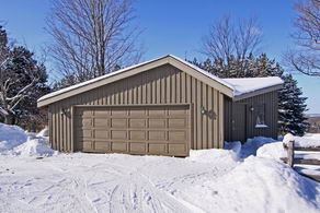 2 1/2-Car Garage - Country homes for sale and luxury real estate including horse farms and property in the Caledon and King City areas near Toronto